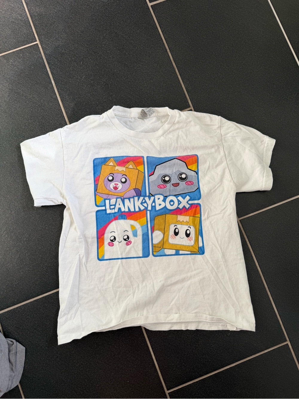 Lankybox Youth medium tee 100% cotton